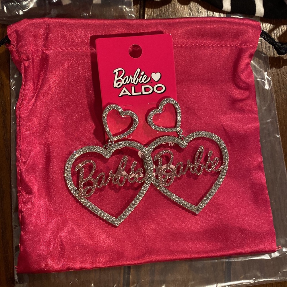 BNWT Aldo Barbie Heart Earrings - Picture 2 of 4